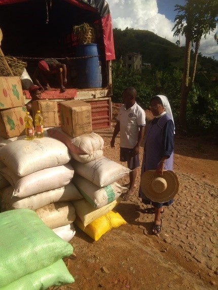 Distribution de riz à Ambato