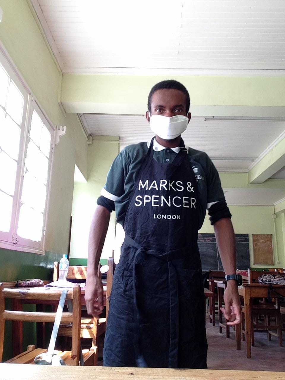 Oscar a intégré la plus grande école en restauration à Madagascar - OTM - Ouverture aux Terres Malgaches - Parrainages